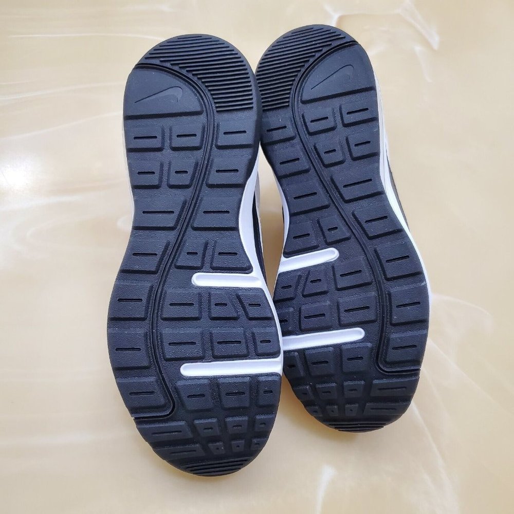 Nike Air Max AP - Picture 10 of 12